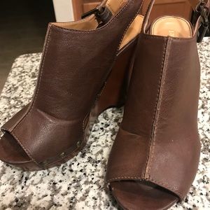 Nine West brown wedge